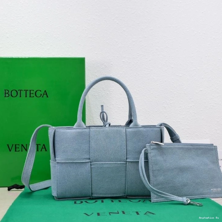 Versatile 68052 Bottega Shopping Bags Veneta 0819